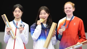 Изравнен рекорд! Корейка ги "отстреля" с въздушна пушка в Париж