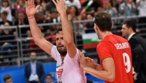 Сапларов се завръща! След 41 месеца либерото отново ще играе за България