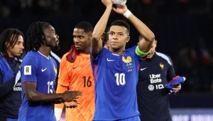 Мбапе продължава да пише история