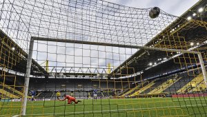 Дортмунд е с много нива над Шалке