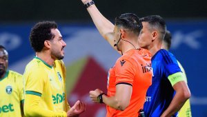 Гидженов получи наряд от УЕФА