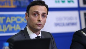 Черно тото, бащиния, расизъм... Вижте с какво ще се бори Бербатов