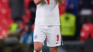 Коронавирус стресна Англия преди големия мач с Германия