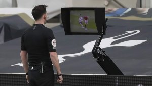 Системата ВАР изстисква живота на футбола