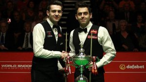 Ракетата поведе на Марк Селби в мача за титлата