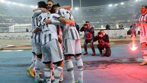 ВАР измъкна Юве във Верона на два пъти, "бианконерите" нахлуха в Топ 4