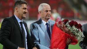 ЦСКА с обръщение към директор