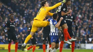 Челси дава нов шанс на най-скъпия вратар в историята