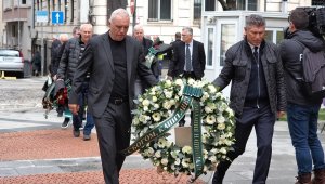 Стоичков и Балъков поднесоха венец пред ковчега на Боби, героите от САЩ 94 се сбогуваха с  него