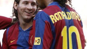 Роналдиньо поздрави Меси за рекорда