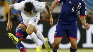 Японците: Гърция паркира автобуса