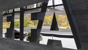 Лекар от ФИФА зове: Без футбол до края на август!