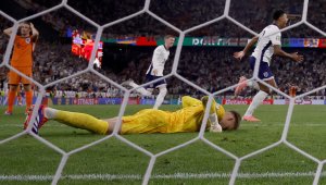 Ван дер Варт скочи на англичаните: Скапан отбор!