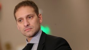 Стилян Петров към Боби Михайлов: Стегни се! Ще станем за смях