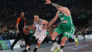 Шампионът в Евролигата дапусна обрат и загуби домакинското си предимство