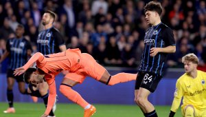 Арестуваха фен на Барса, запалил автобус на Брюж 