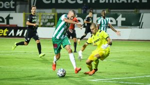 Берое няма треньор, но има думата на Камбуров