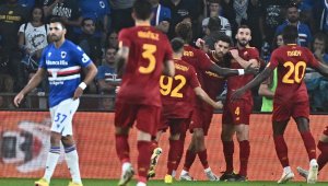 Рома тресна с дузпа Сампдория в Генуа