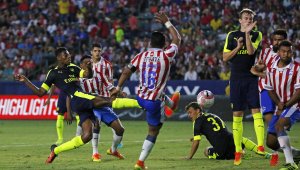 Арсенал удари Чивас в Калифорния + ВИДЕО