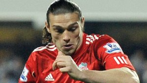 Анди Керъл скъса със секси гримьорка + СНИМКИ