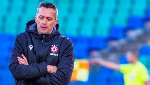 В мача на истината за &bdquo;новия&ldquo; ЦСКА: Янев сбърка с тактиката срещу Лудогорец