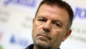 Финансова криза: Стойчо Младенов напуска Кайсар