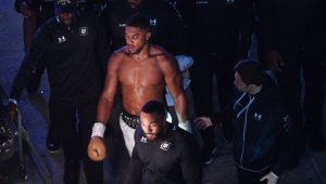 Джошуа ще гледа на живо мач на българин на професионалния ринг