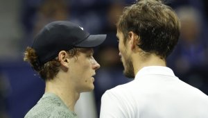 Синер удари Медведев за първи полуфинал на US Open