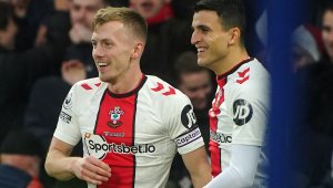 Светците, Уулвс и Форест с ключови победи 