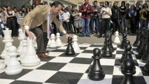 Топалов бие в Сейнт Луис, излезе на върха