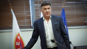 Боби Михайлов чукна 63