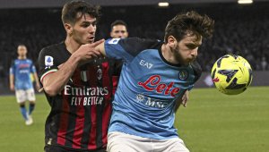 Звезда на Наполи лъсва върху Кока Кола