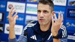 Веласкес разкри кои играчи на Левски пропускат Вечното дерби с ЦСКА