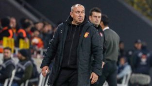 Срам и резил за Мъри Стоилов в Турция