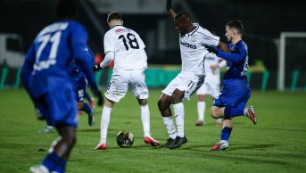 Левски вече е притиснат до стената 