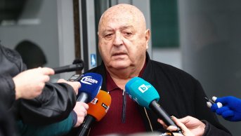 Бат' Венци забърка Левски с Пеевски, Маджо и... магарето Марко