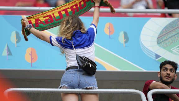 Горещи по навик: Португалките на Евро 2020 + ГАЛЕРИЯ