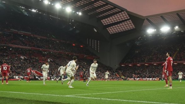 Могъщият Ливърпул се срива