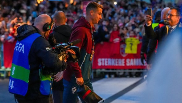Миражът &bdquo;CR7&ldquo;: Как ненаситното его на Роналдо опожаряваше съблекални