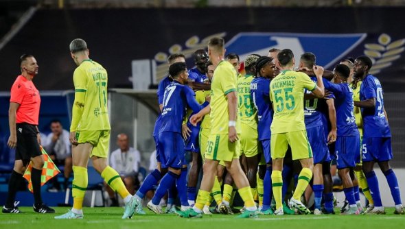 Левски лети като балистична ракета, а Лудогорец рие дъното като мощен багер