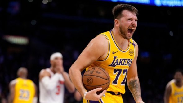Дончич сплотява Езерняците с риболов и голф