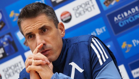 Веласкес обърна каруцата в Левски