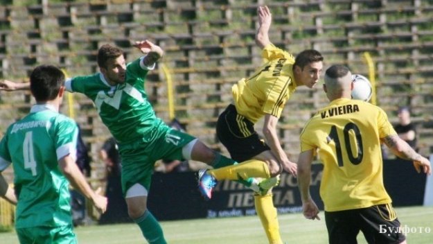 Сериозни премии в Ботев Пловдив за бой над Стоичков и Литекс