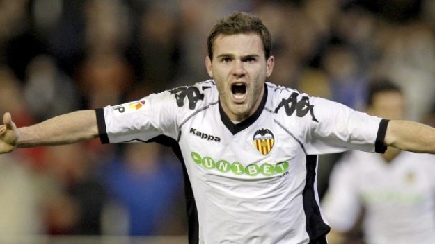 Валенсия взе градското дерби