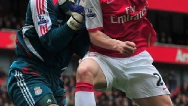 Легенда на Арсенал: Венгер беше като обезумял, искаше Пепе Рейна