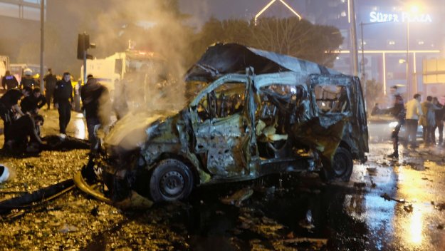 Трагедията е голяма! 29 са загинали след взривовете в Истанбул