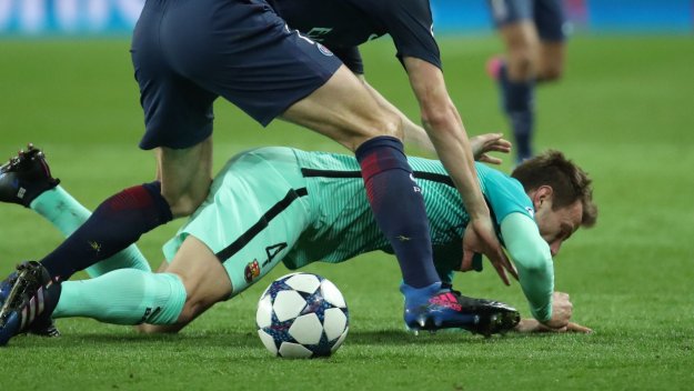 Барса преподписва с Иван до дни, вдига му заплатата