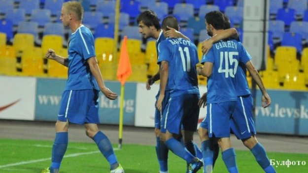 Левски извъртя с 2:1 &quot;братовчедите&quot; от Симитли в контрола