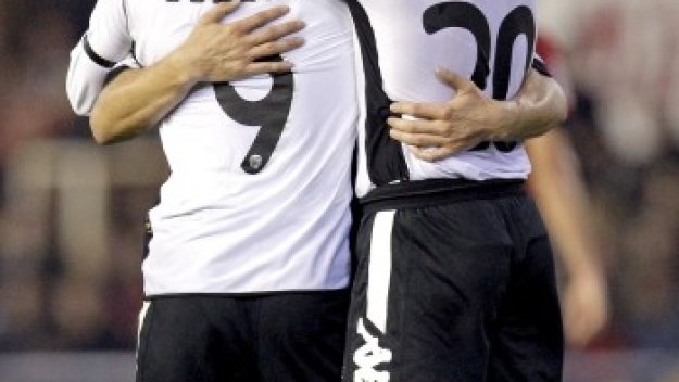 Валенсия удари Еспаньол с гол от засада