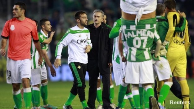 Моуриньо нападна всички след загубата